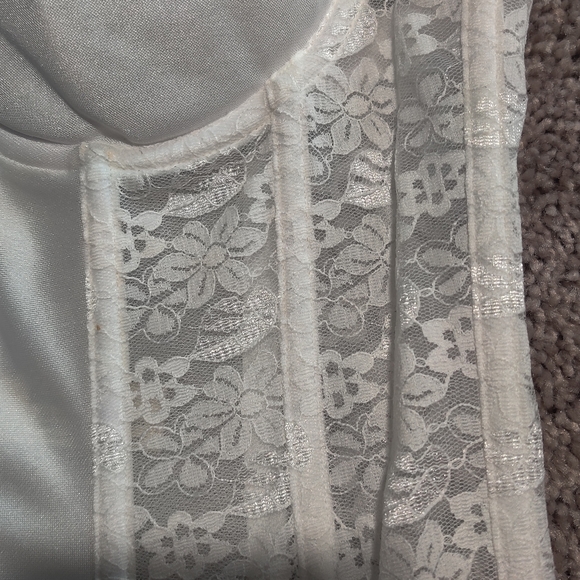 Corset - Picture 3 of 6